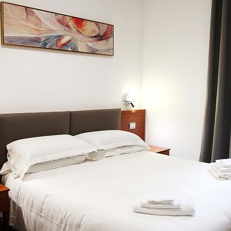 Joyful Guest House Rom Exteriör bild